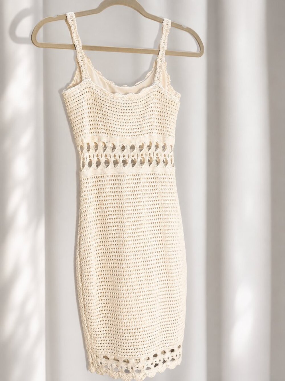 GUESS Ivory Crochet Bodycon Mini Dress Open Knit Waist Lined XS - Picture 4 of 4